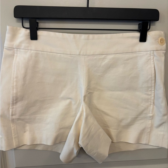 Lilly Pulitzer white trouser pull on shorts with zipper size 4 - Picture 3 of 13